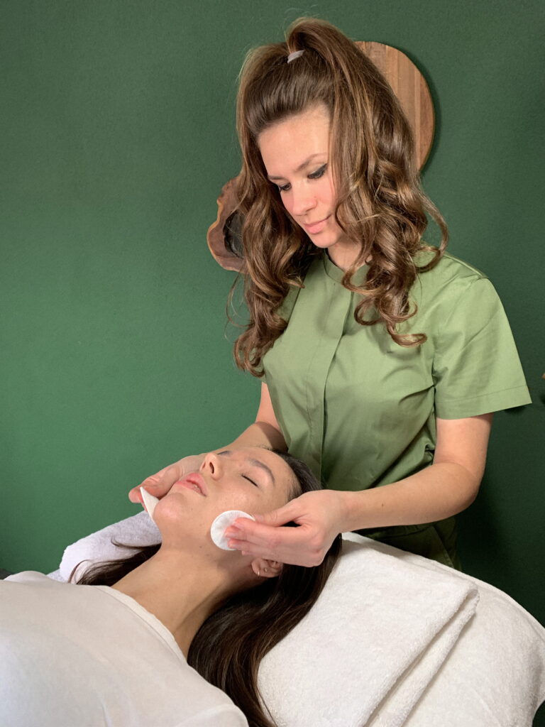 Aleksandra harst een klant bij First Wax in Beesd